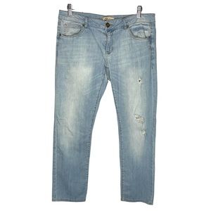 Cabi Jeans | Deconstructed Brett Boyfriend Light Wash Distressed Jeans Size 8